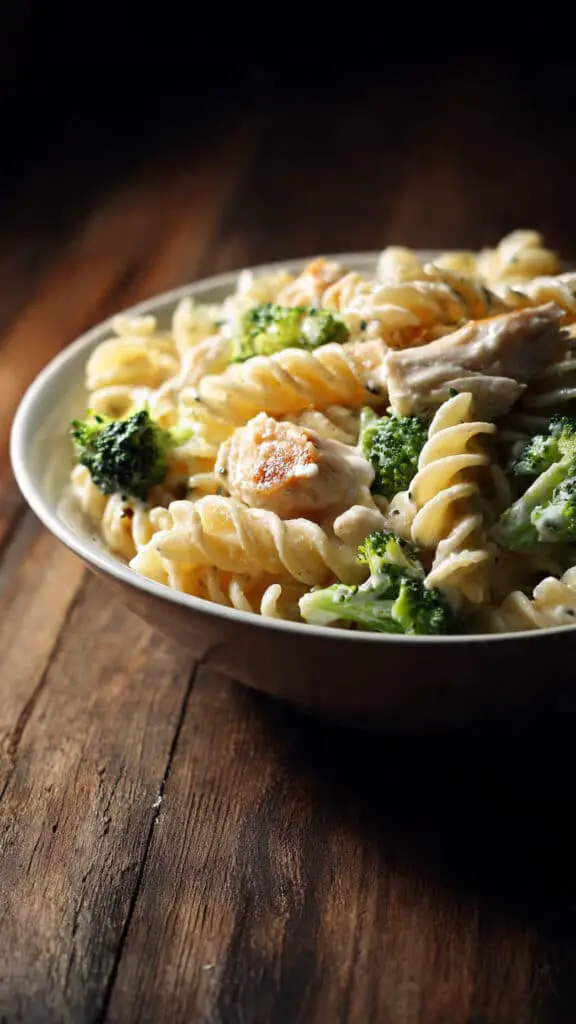 Creamy Rotisserie Chicken Broccoli Pasta